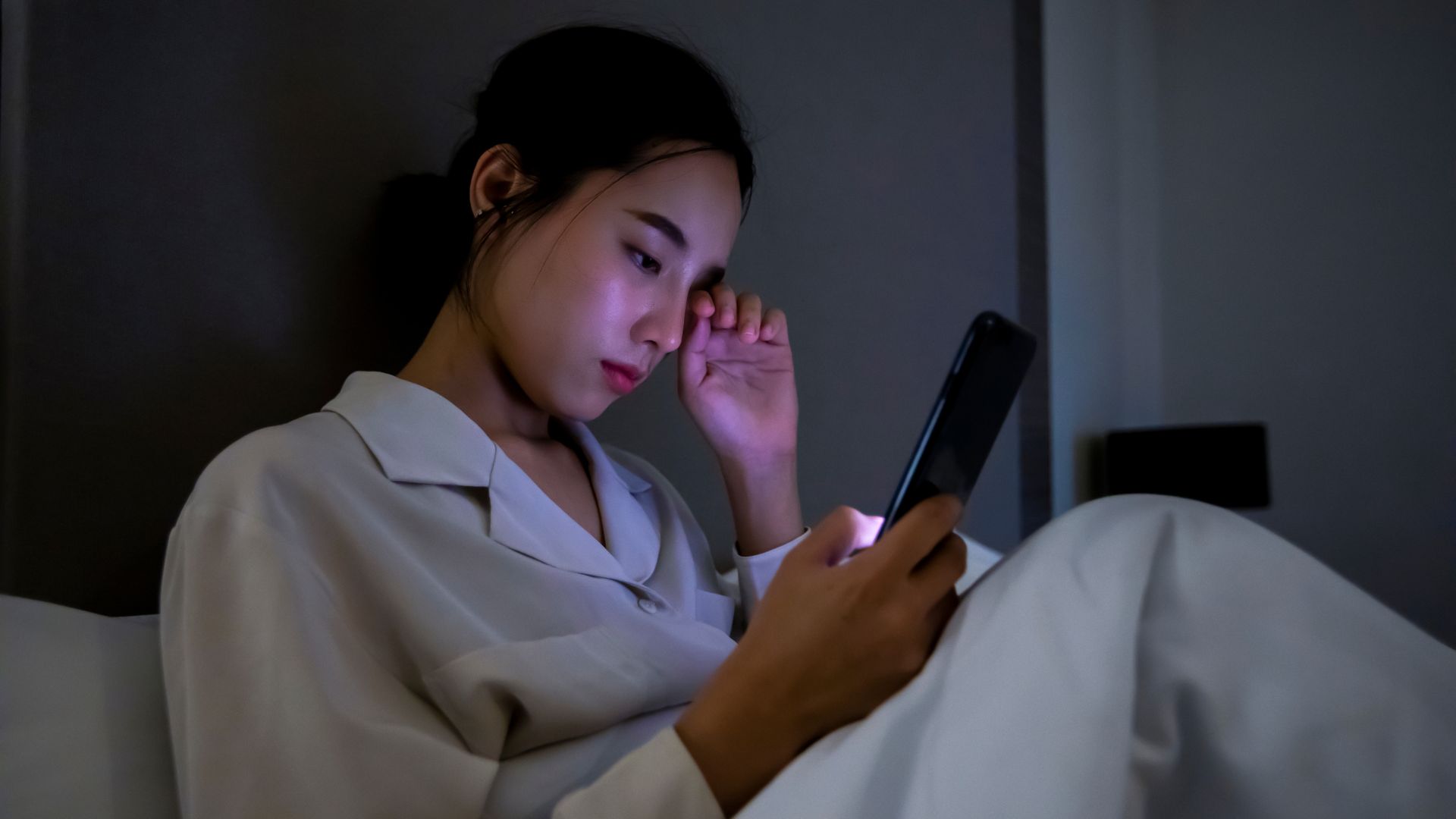 Trang chủ Tác hại của việc thức khuya và giải pháp khắc phục
