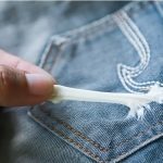Cách gỡ bã kẹo cao su ra khỏi quần áo nhanh chóng, hiệu quả
